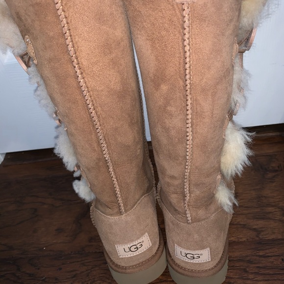 UGG Bailey Button Triplet II Boot in Chestnut - Picture 4 of 6